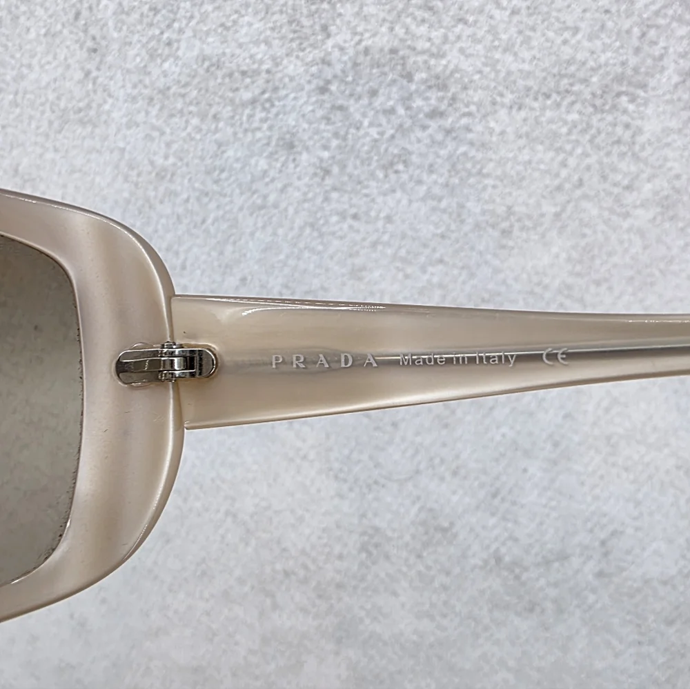 Vintage Prada Pink Pearl SPR-04F Woman's Sunglasses Color 3BQ-6S1